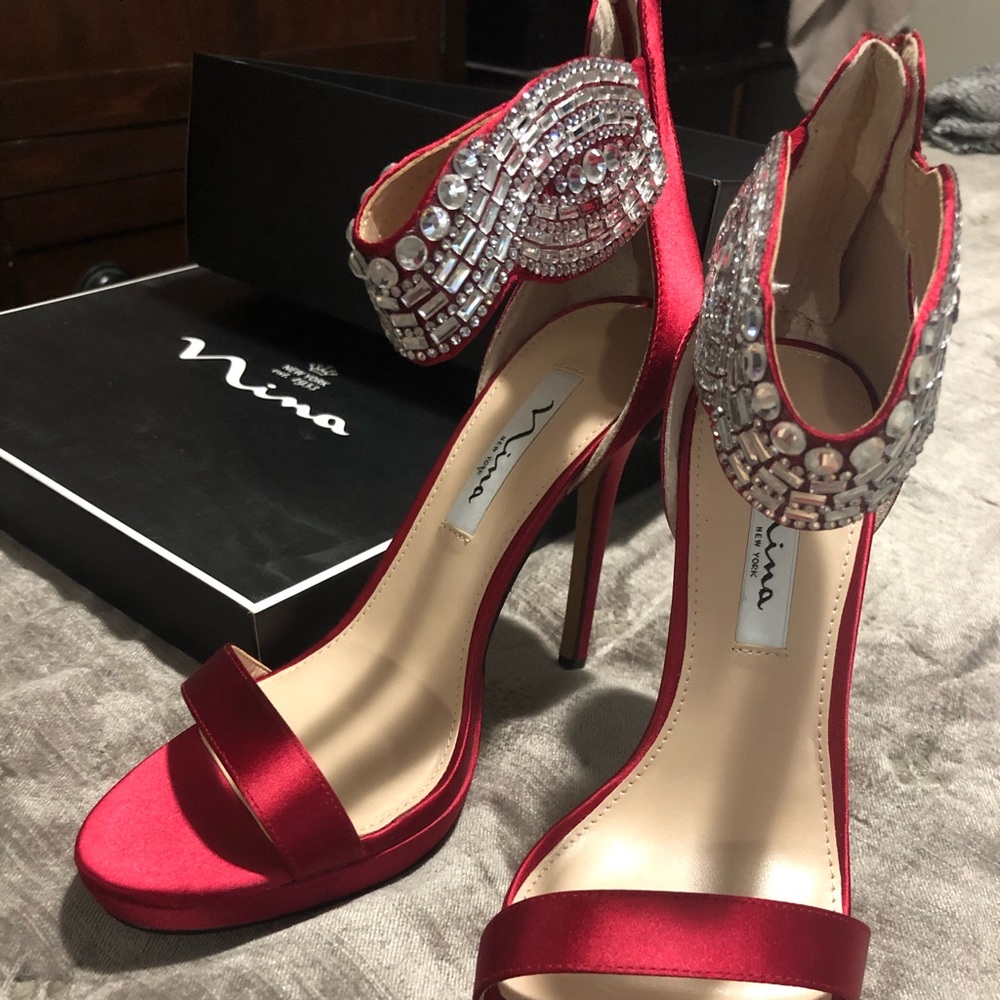 COPY - Red heels 👠